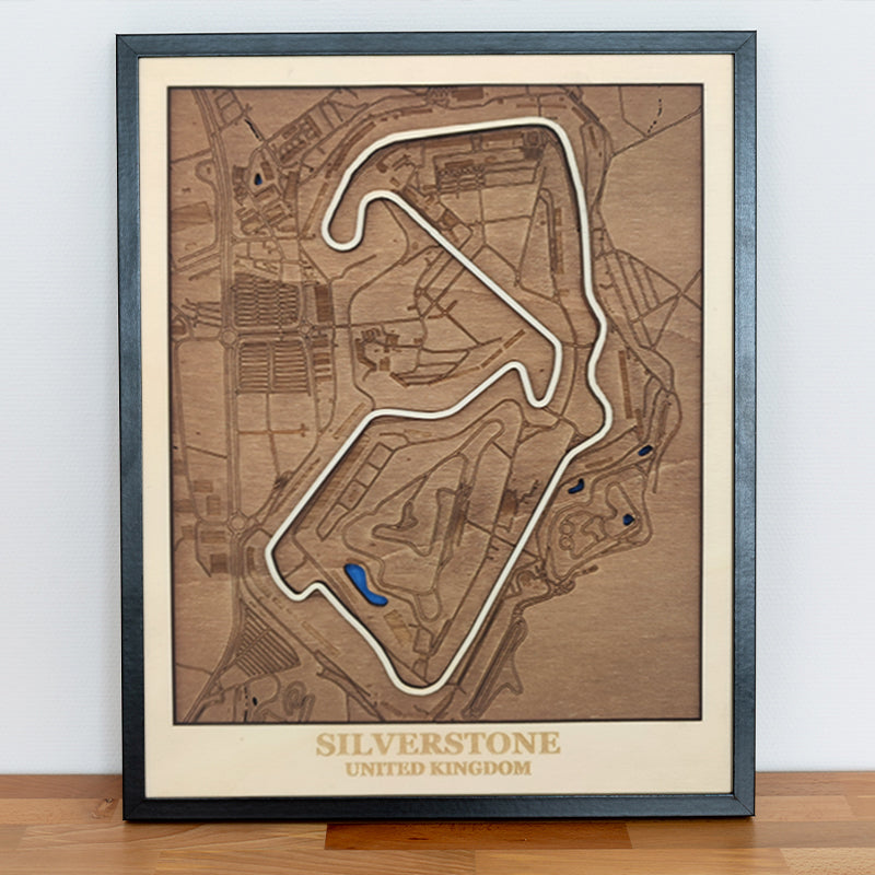 Carte en bois du circuit de Silverstone au Royaume Uni - 40x50cm