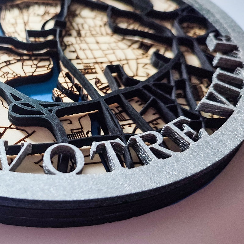 Round wooden map in 3D personalized relief of the city of your choice