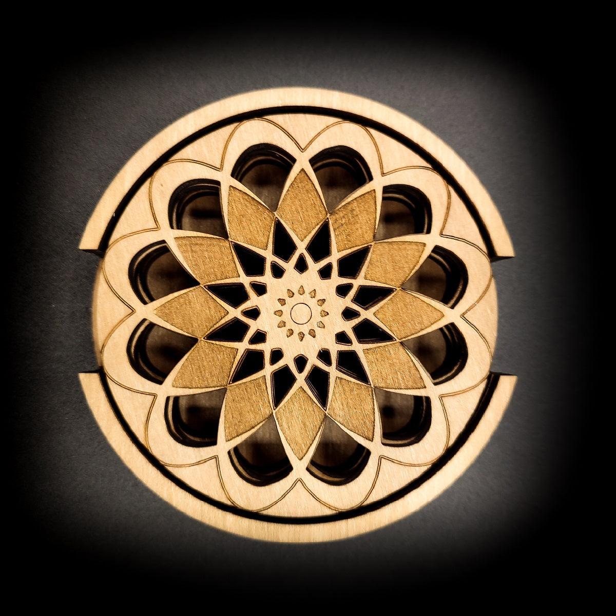 Set of 4 Rosace Mandala coasters with its wooden stand