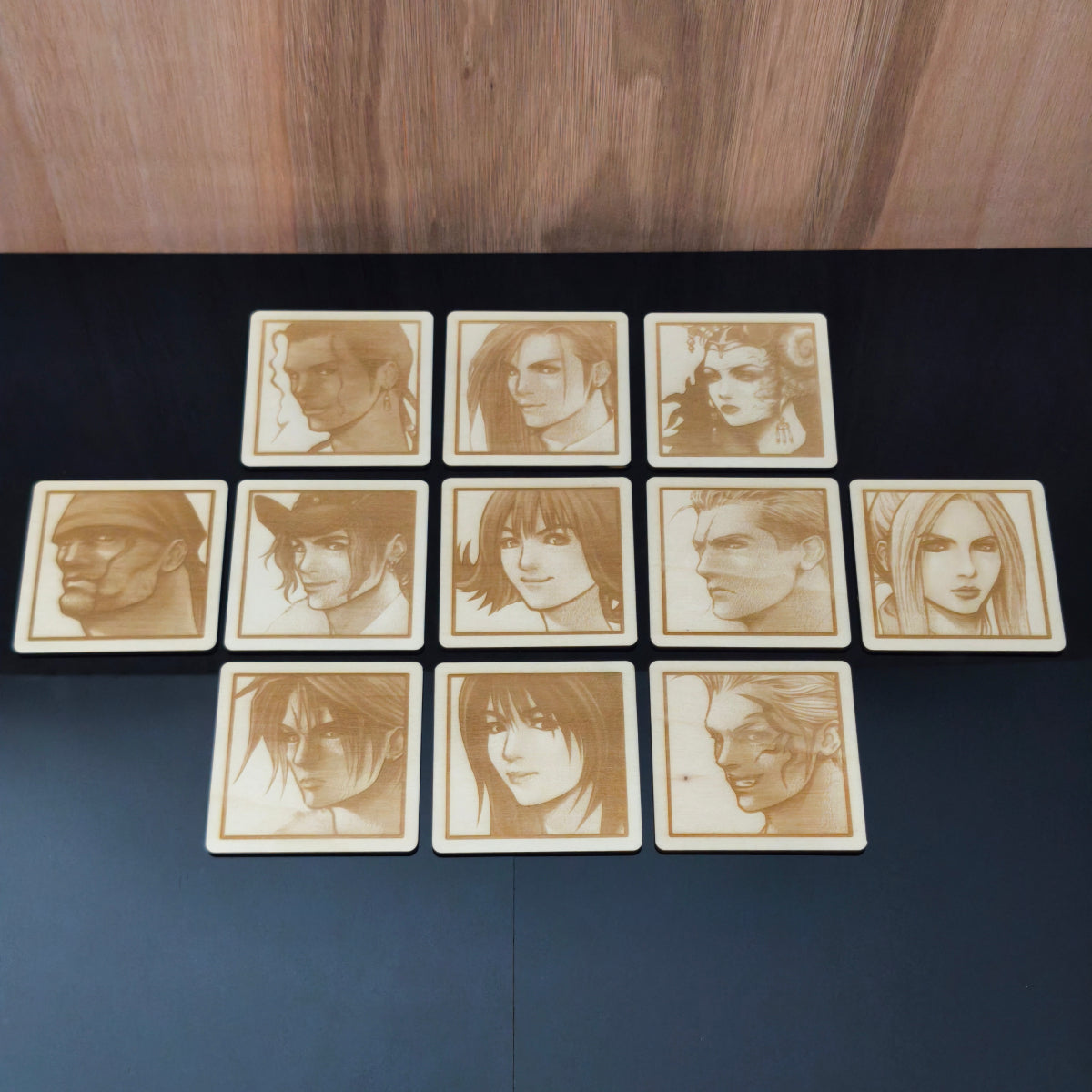 Set de 11 sous verres Final Fantasy 8 en bois
