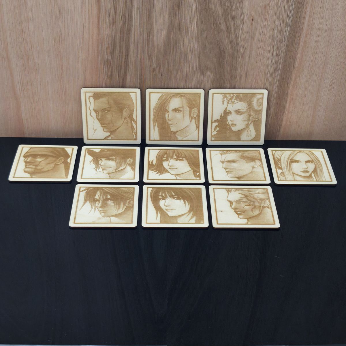 Set de 11 sous verres Final Fantasy 8 en bois