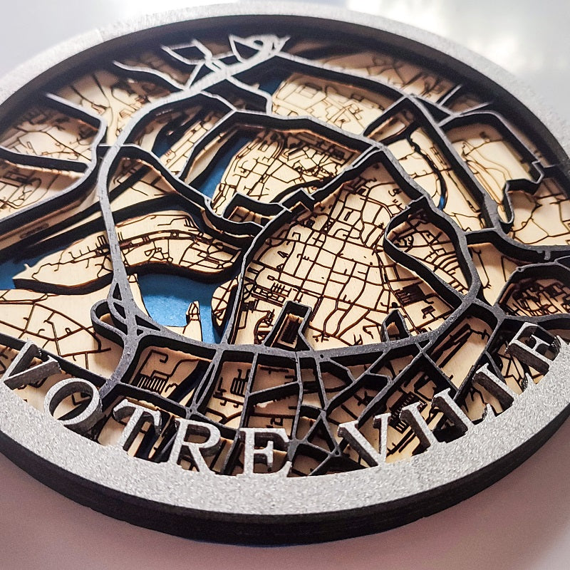 Round wooden map in 3D personalized relief of the city of your choice
