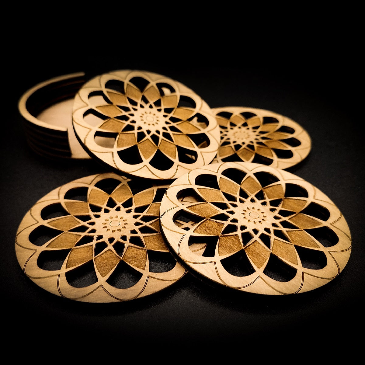 Set of 4 Rosace Mandala coasters with its wooden stand